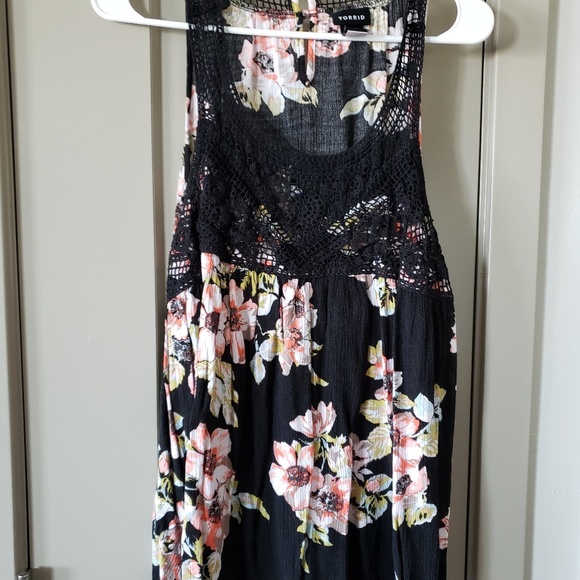 Torrid gorgeous crochet top size 2x - Picture 1 of 3